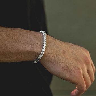 Round Cut Tennis Bracelet in White Gold