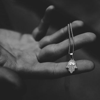 Hamsah Micro Pendant